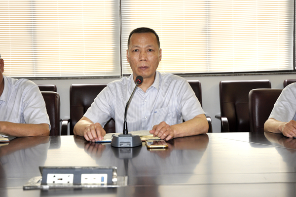 趙曉斌主持會議(修）網站.jpg