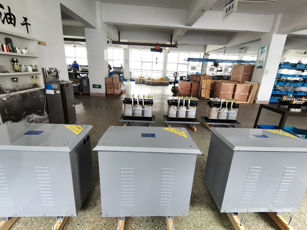 船用变压器修（网）.jpg